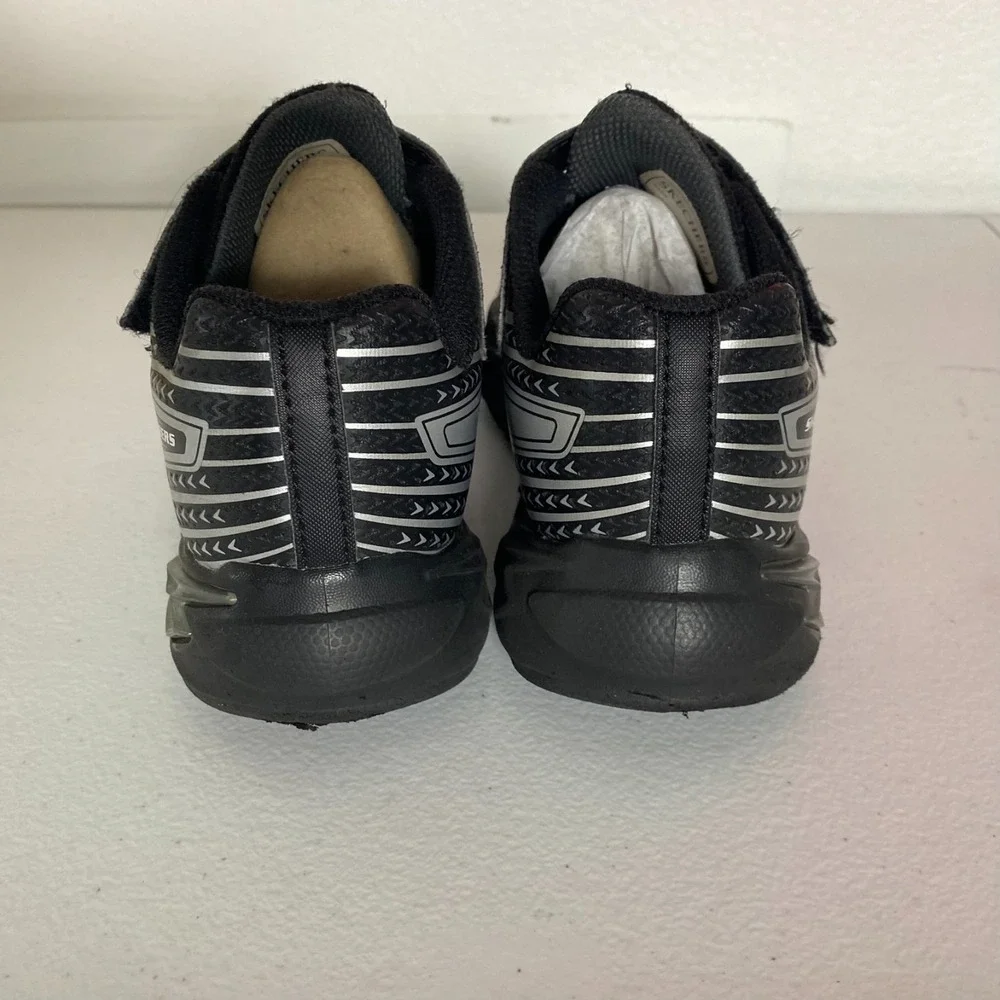 Skechers Boys Size 2.5‎ Flex-Glow Bolt Light-Up Black/Gray Sneaker Sports Lights